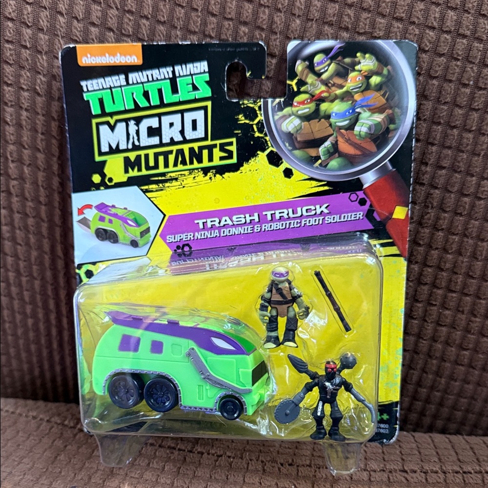 Teenage Mutant Ninja Turtles Micro Mutants Trash Truck toy set